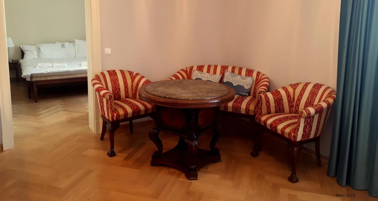 Kasztanowy Palac Swadzim Экстерьер фото